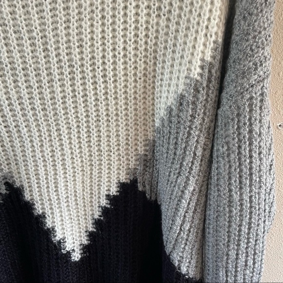 It’s our Time color blocked 80’s inspired sweater size XL NWT gray black - Picture 8 of 11